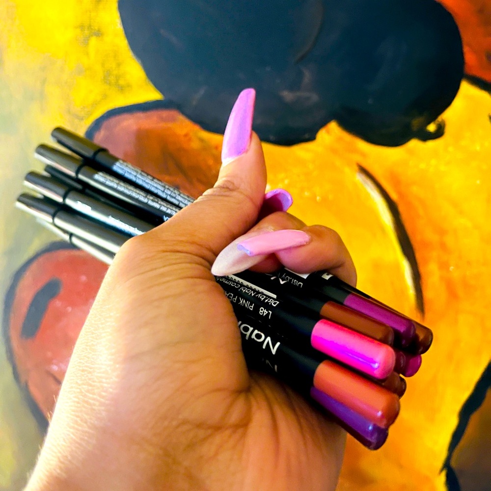 Lot of 14 new and unused lipliners. Various colors and shades. Nabi brand.